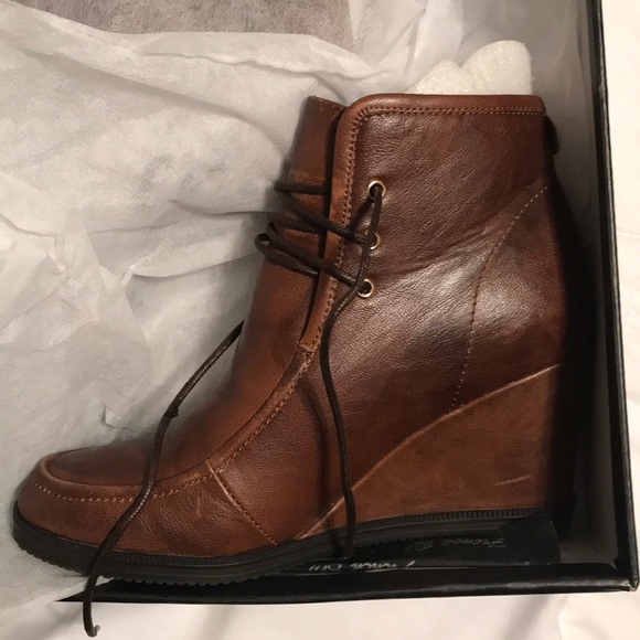 Bootie - Picture 3 of 3